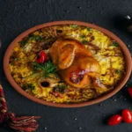 سرو پلو مرغ در ظروف چوبی